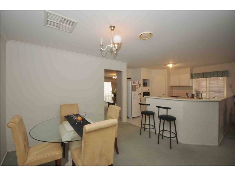 18 Herring Court, Roxburgh Park VIC 3064