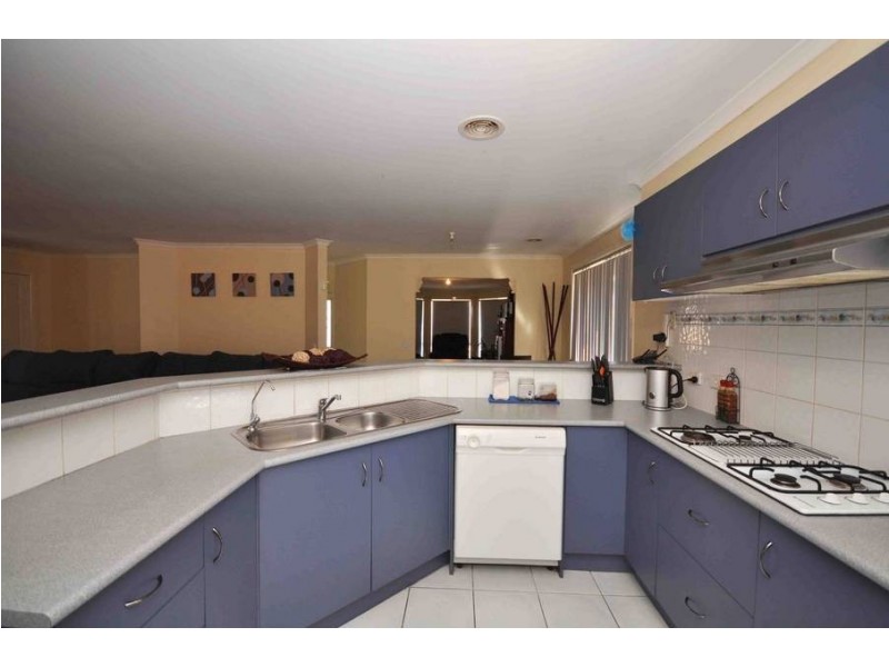 45 Marne Drive, Roxburgh Park VIC 3064