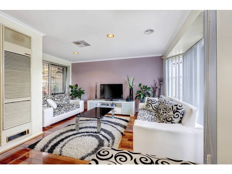 7 Gunbower Crescent, Meadow Heights VIC 3048