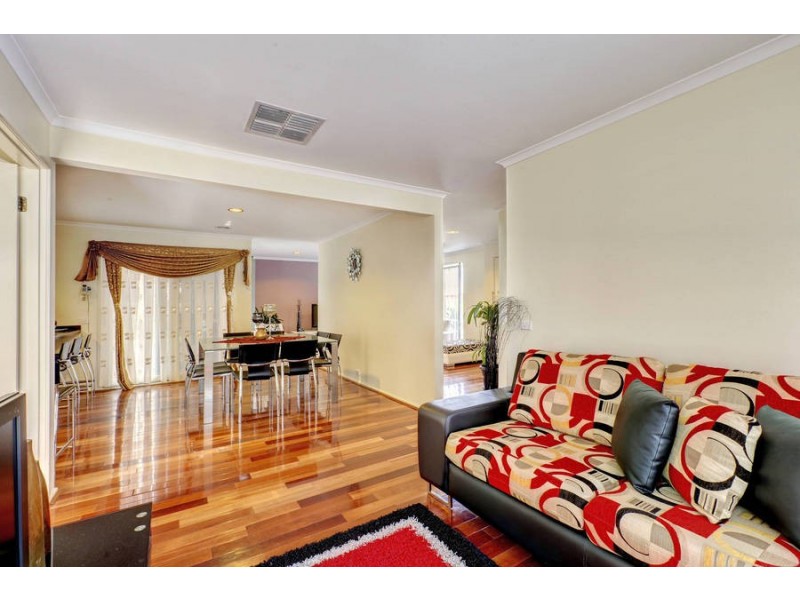 7 Gunbower Crescent, Meadow Heights VIC 3048