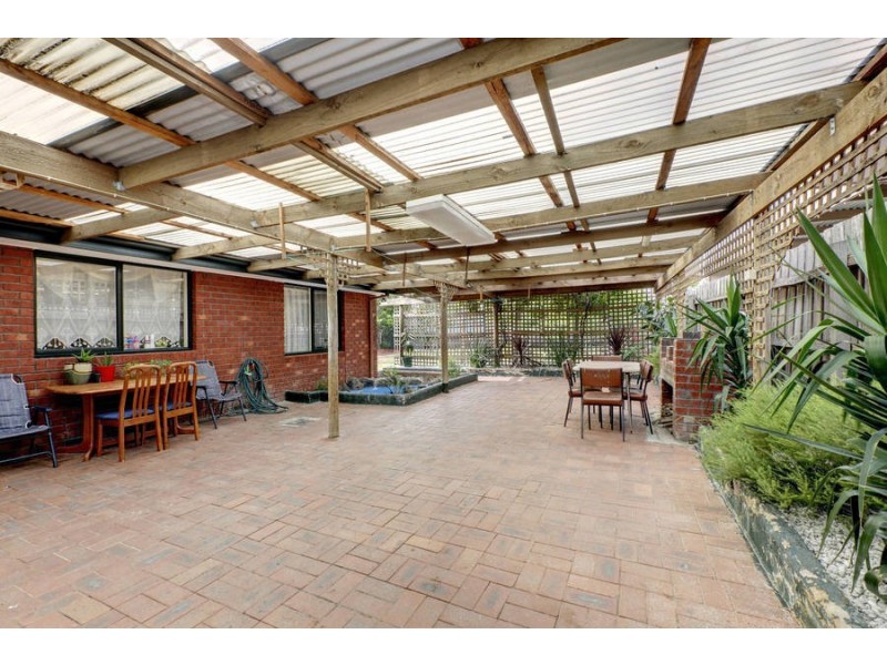 7 Gunbower Crescent, Meadow Heights VIC 3048