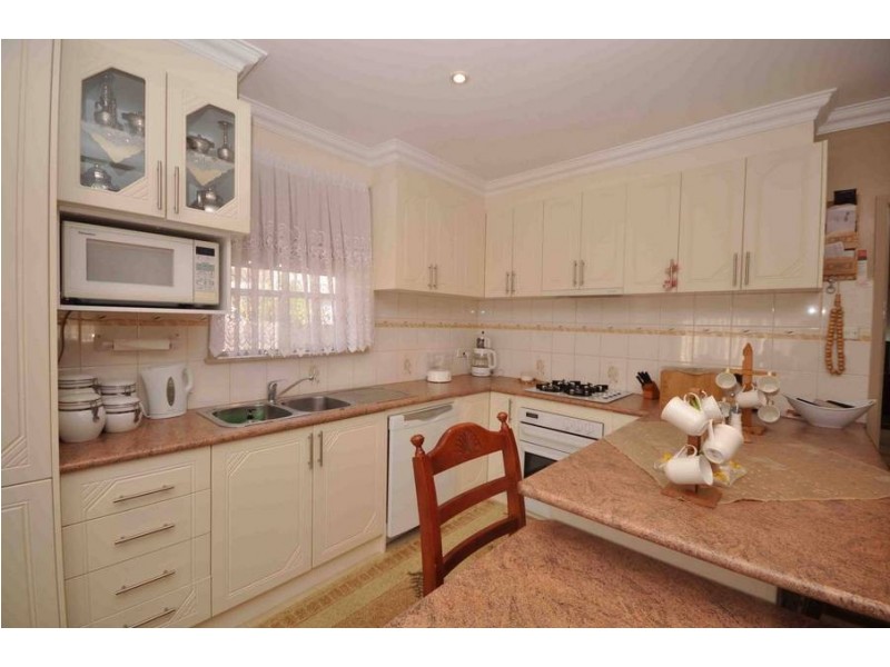 15 Smeaton Avenue, Dallas VIC 3047