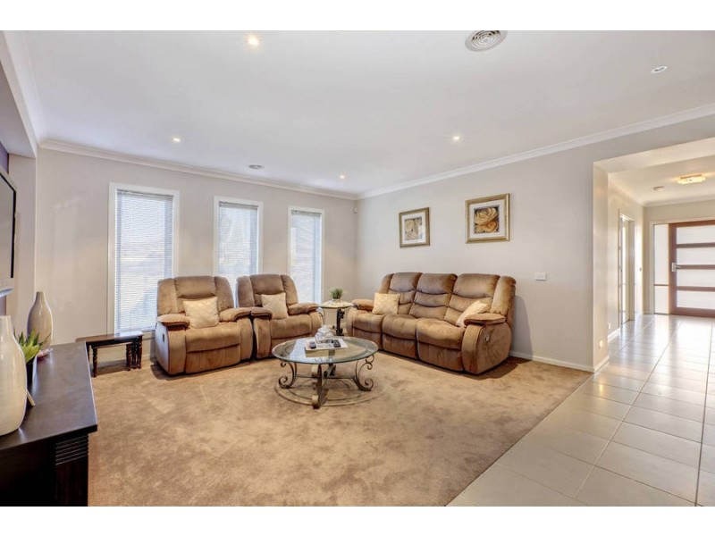 59 Serendip Crescent, Greenvale VIC 3059