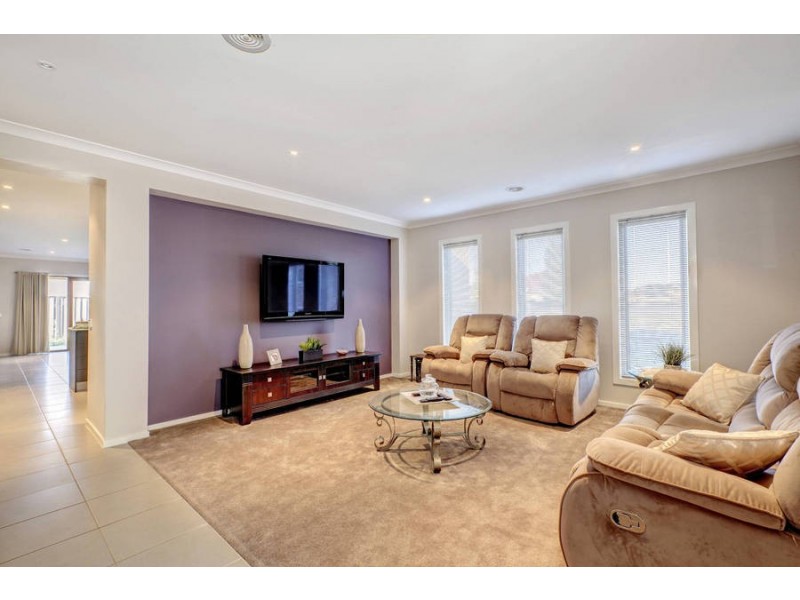 59 Serendip Crescent, Greenvale VIC 3059