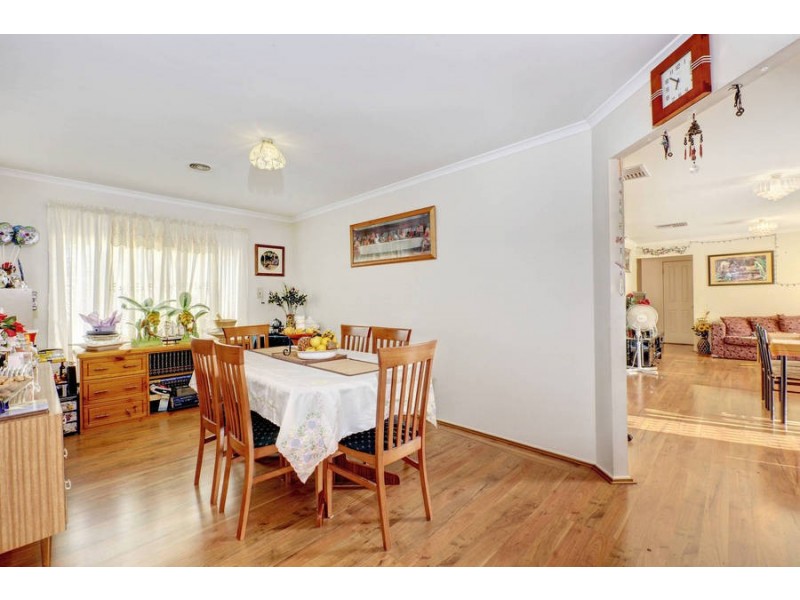 5 Wisla Circuit, Roxburgh Park VIC 3064