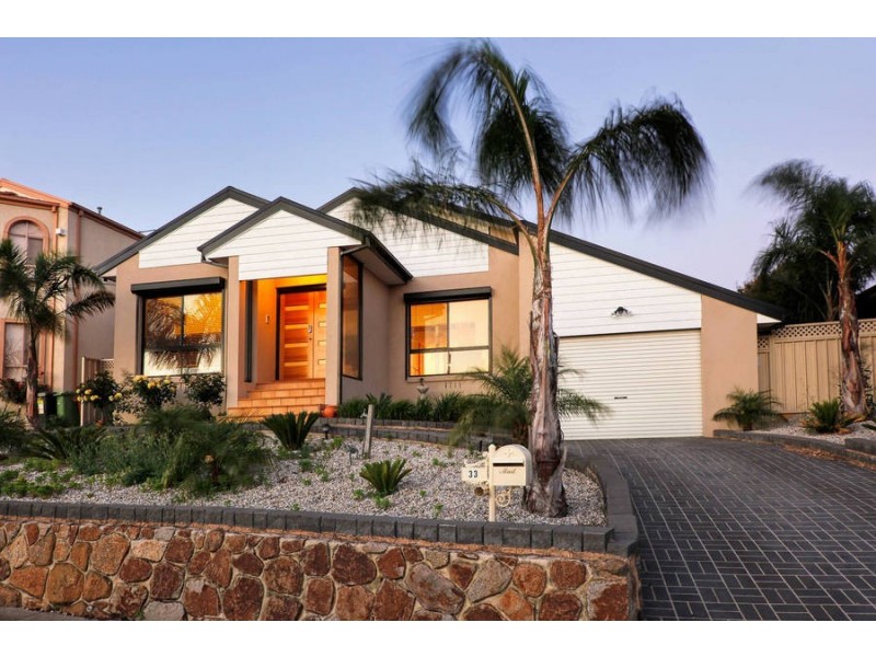 33 Arkley Drive, Greenvale VIC 3059