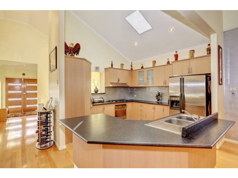 33 Arkley Drive, Greenvale VIC 3059