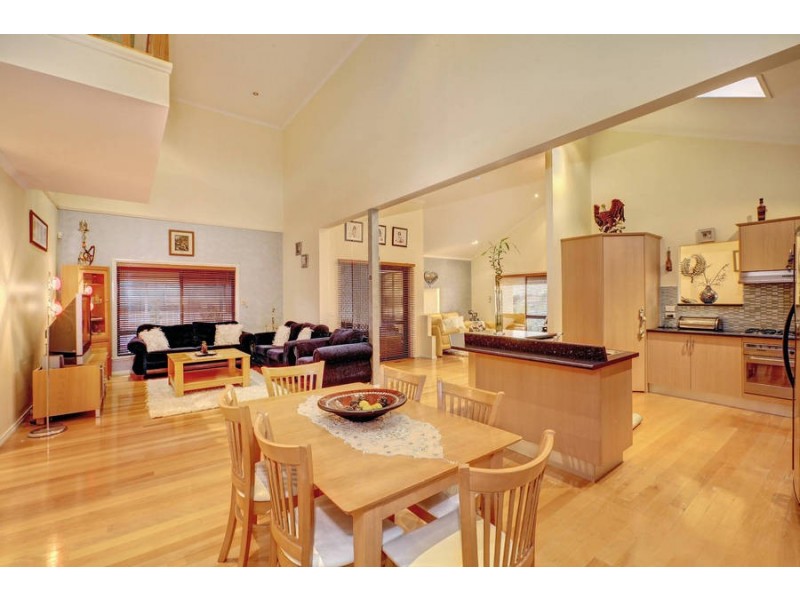 33 Arkley Drive, Greenvale VIC 3059