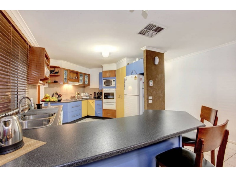 31 Lachlan Crescent, Roxburgh Park VIC 3064