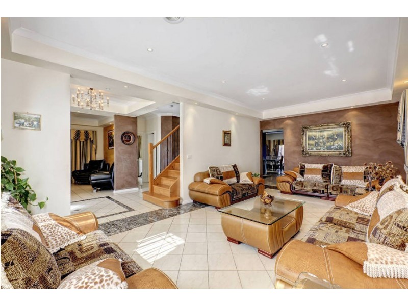 14 Wattlebird Street, Roxburgh Park VIC 3064