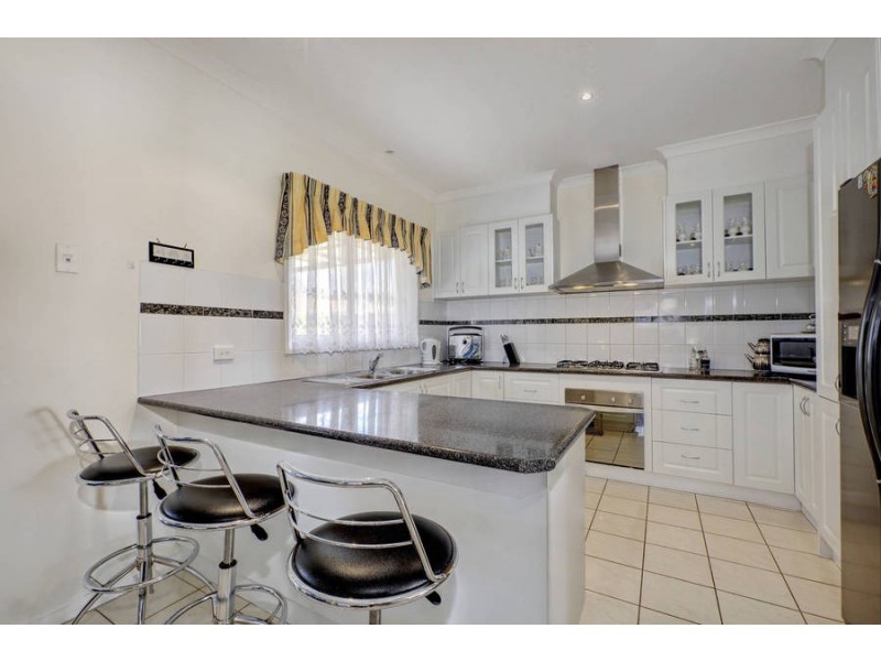 14 Wattlebird Street, Roxburgh Park VIC 3064