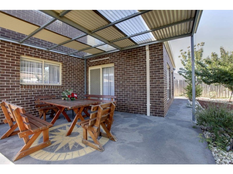 14 Wattlebird Street, Roxburgh Park VIC 3064