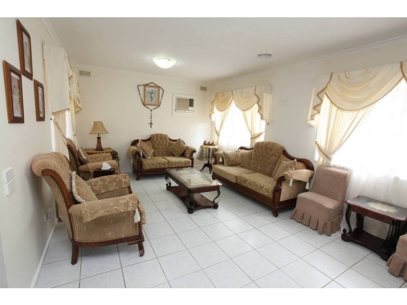 12 Woodburn Crescent, Meadow Heights VIC 3048