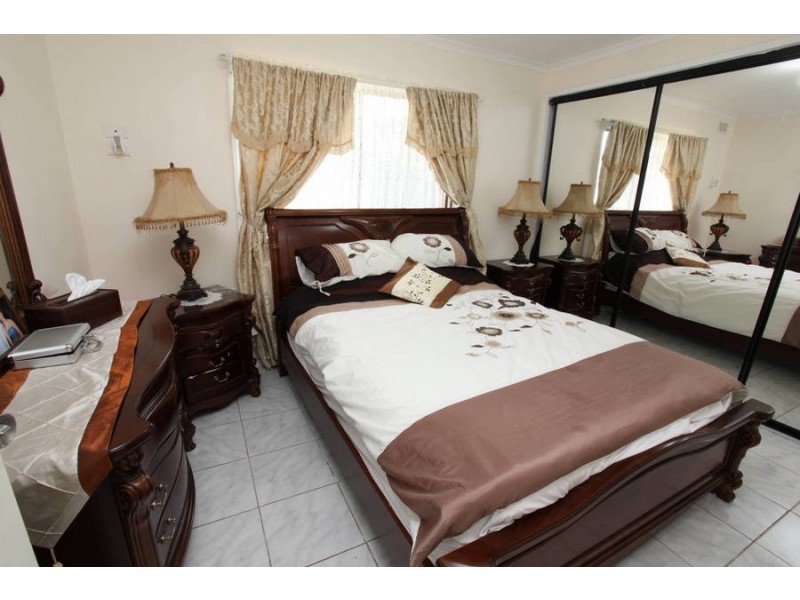 12 Woodburn Crescent, Meadow Heights VIC 3048