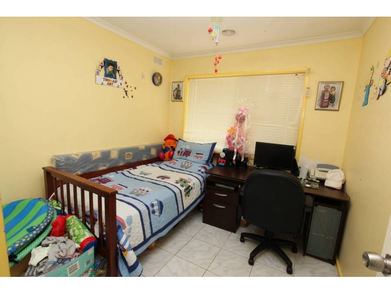 12 Woodburn Crescent, Meadow Heights VIC 3048