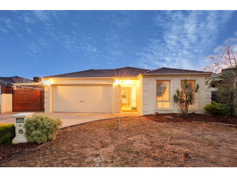 12 Sherwin Place, Roxburgh Park VIC 3064
