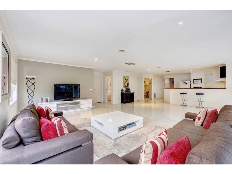 12 Sherwin Place, Roxburgh Park VIC 3064