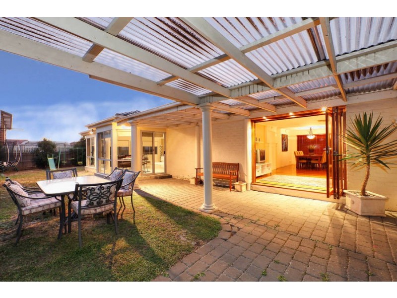 12 Sherwin Place, Roxburgh Park VIC 3064