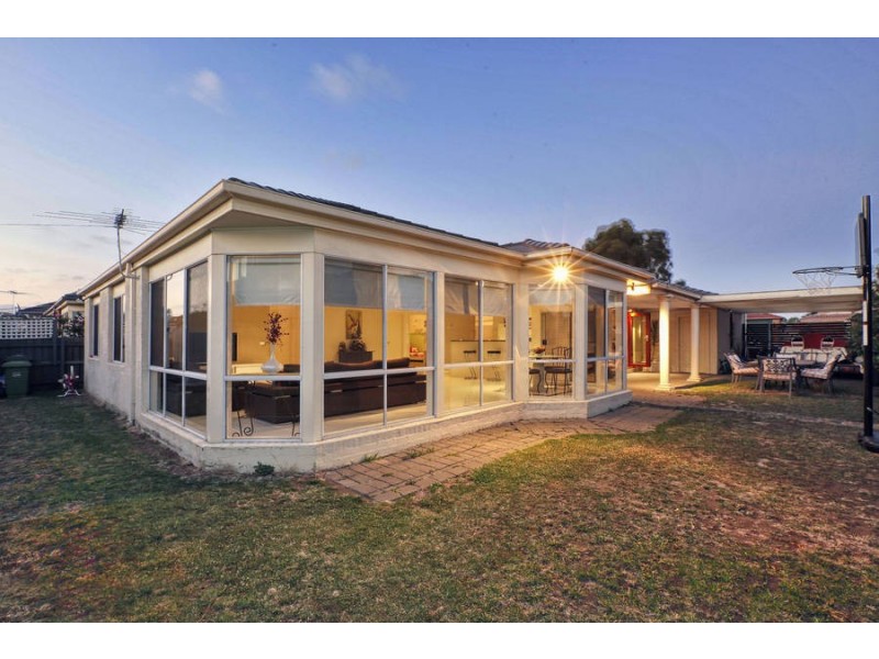 12 Sherwin Place, Roxburgh Park VIC 3064