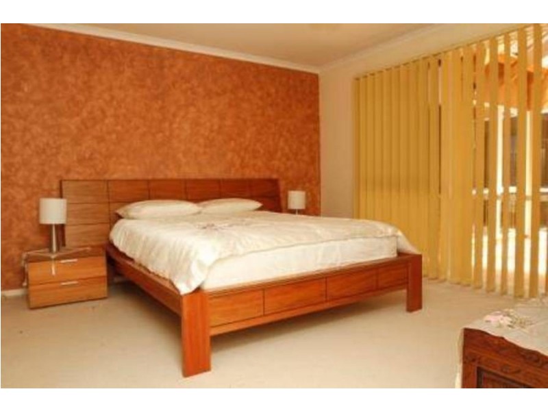 10 Paringa Boulavard, Meadow Heights VIC 3048