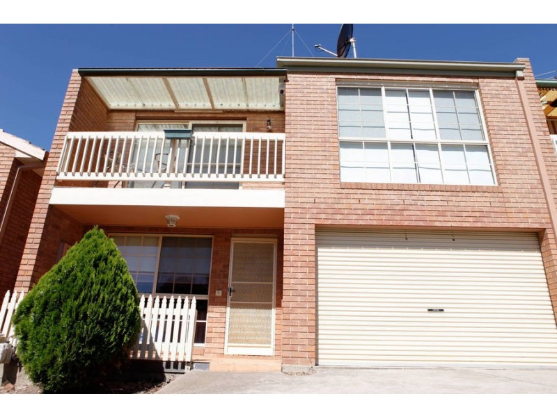 4/4 Shankland Boulevard, Meadow Heights VIC 3048