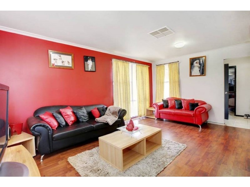 6 Coram Court, Meadow Heights VIC 3048