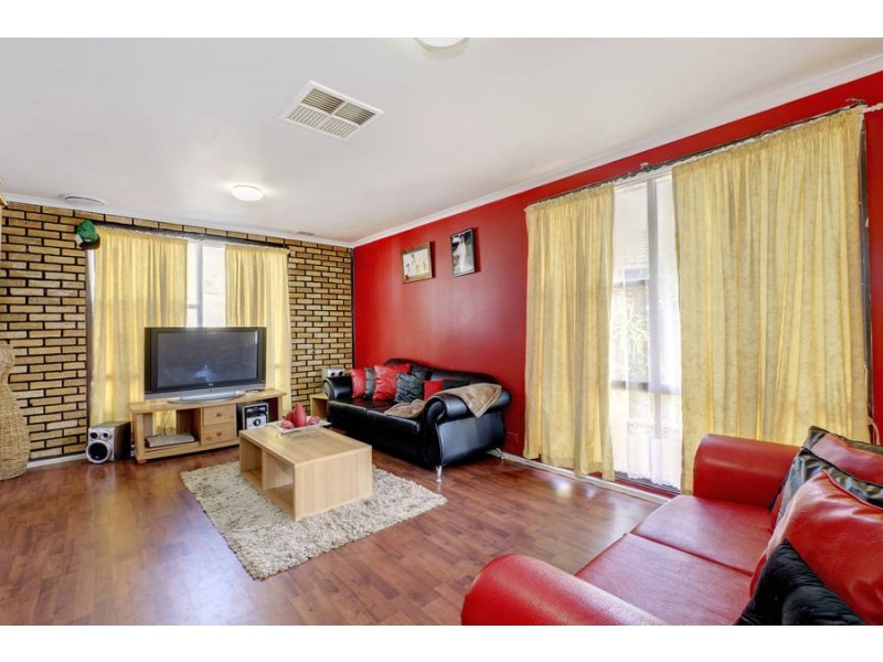 6 Coram Court, Meadow Heights VIC 3048