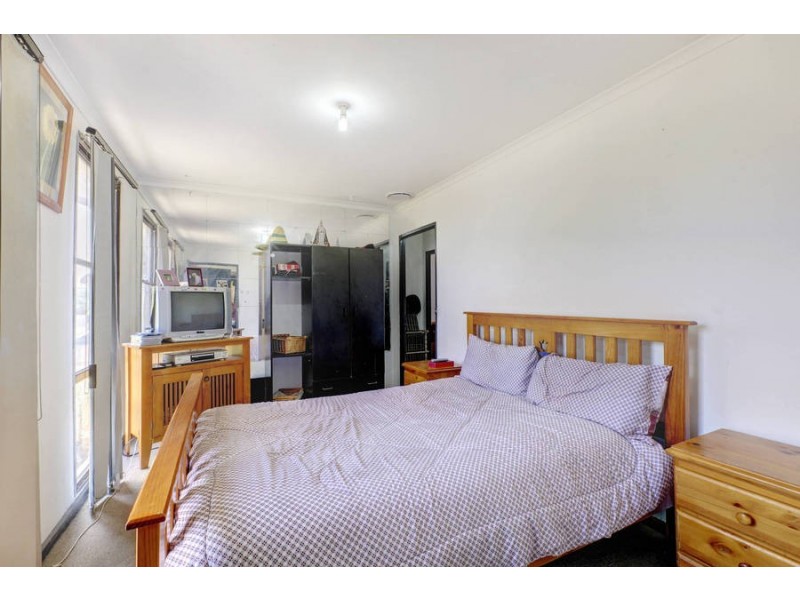 6 Coram Court, Meadow Heights VIC 3048