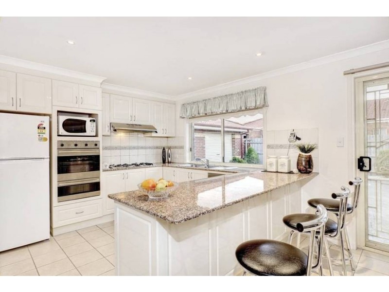 60 Salween Crescent, Roxburgh Park VIC 3064