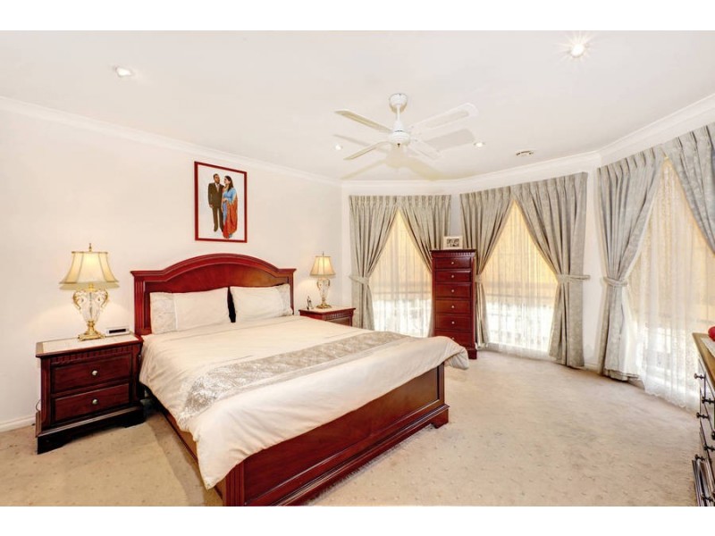 60 Salween Crescent, Roxburgh Park VIC 3064