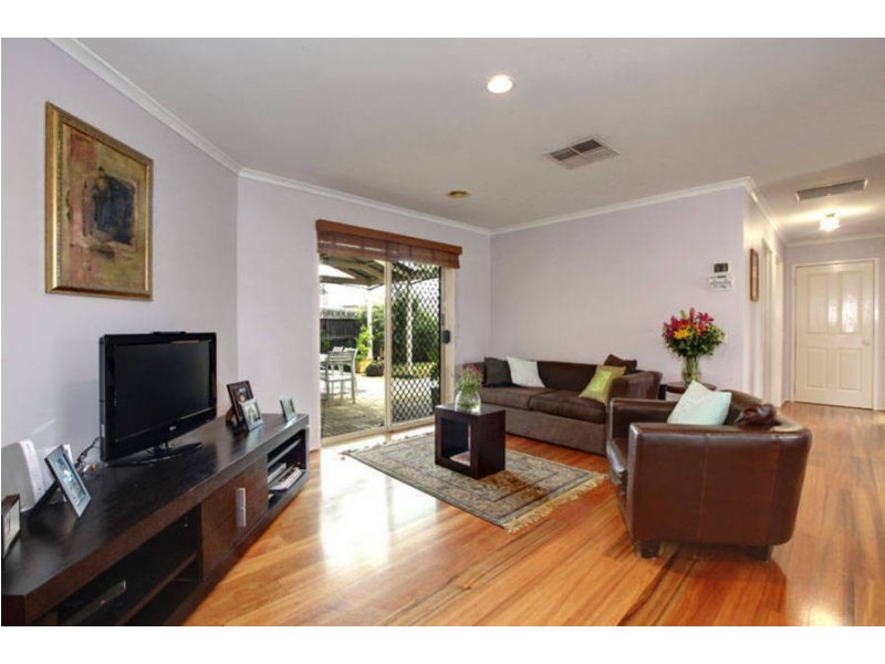 10 Chamney Place, Roxburgh Park VIC 3064