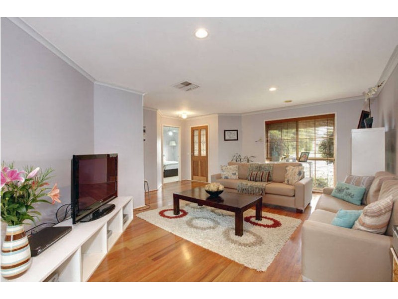 10 Chamney Place, Roxburgh Park VIC 3064