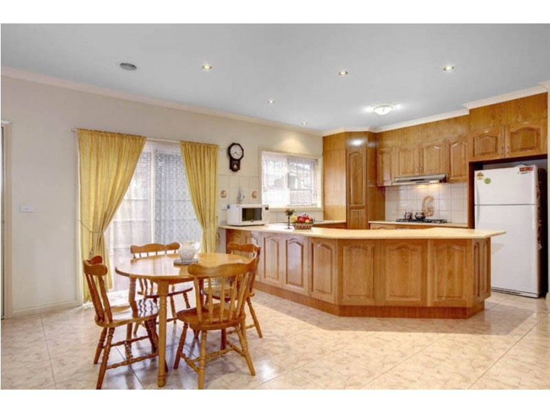 6 Pinelea Court, Roxburgh Park VIC 3064