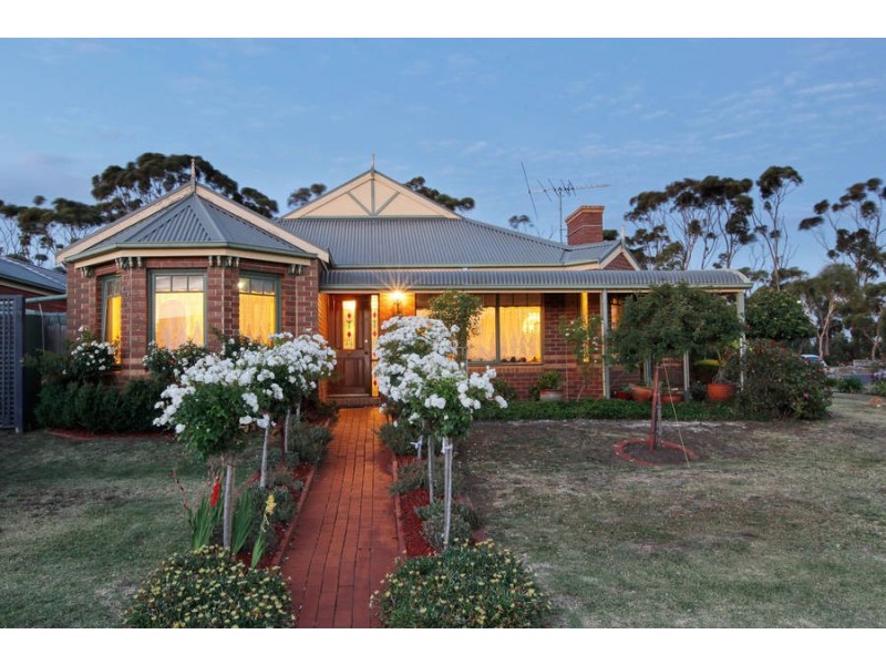 7 Herring Court, Roxburgh Park VIC 3064