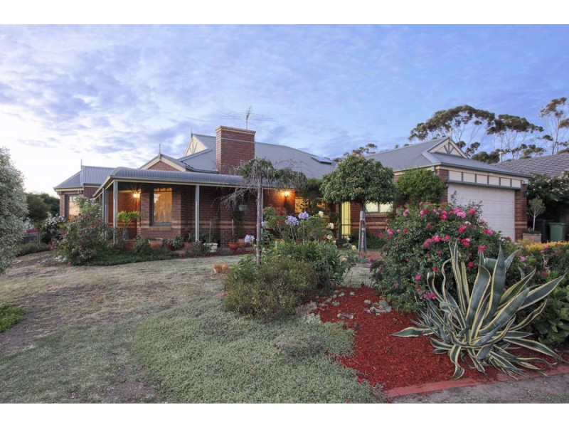 7 Herring Court, Roxburgh Park VIC 3064