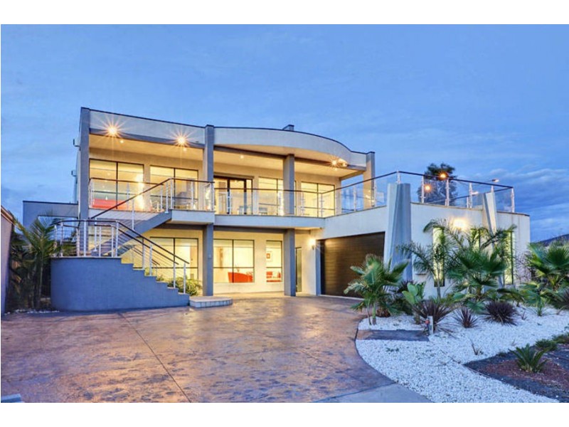 7 Beltana Lane, Roxburgh Park VIC 3064