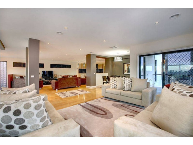 7 Beltana Lane, Roxburgh Park VIC 3064