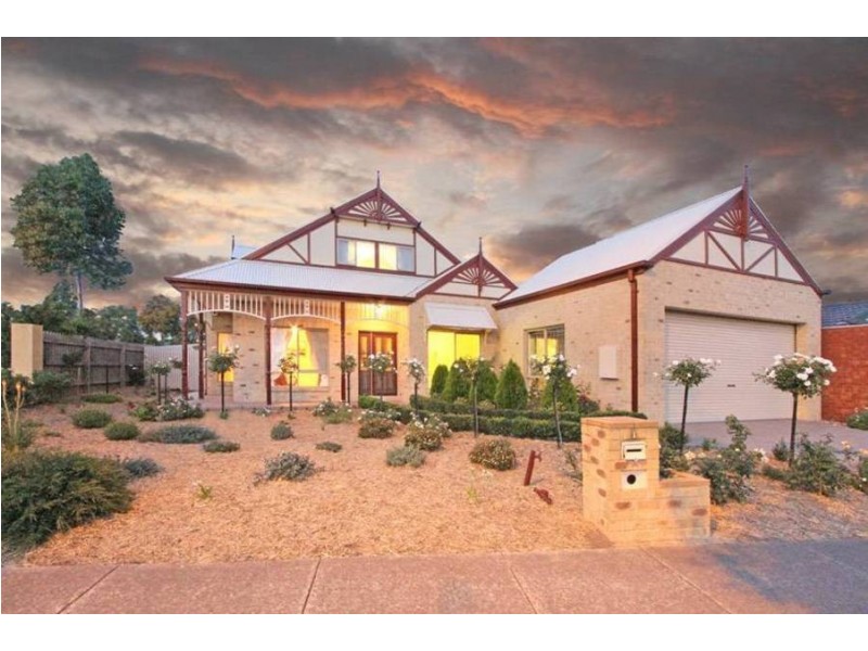 1 Mckenzie Crescent, Roxburgh Park VIC 3064