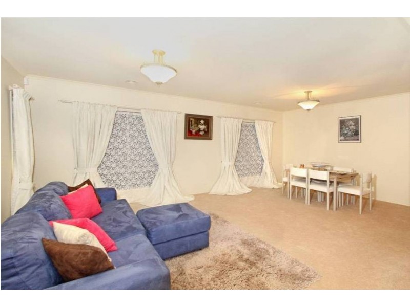 1 Mckenzie Crescent, Roxburgh Park VIC 3064