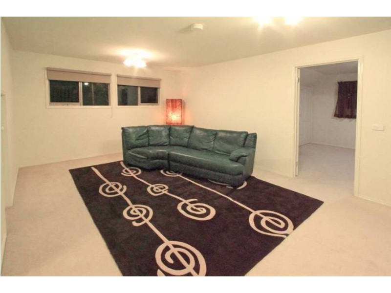 1 Mckenzie Crescent, Roxburgh Park VIC 3064