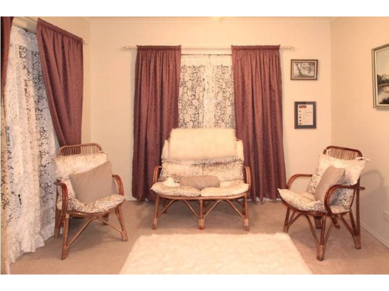 1 Mckenzie Crescent, Roxburgh Park VIC 3064