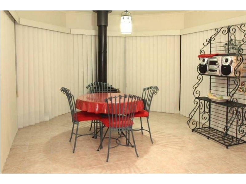 1 Mckenzie Crescent, Roxburgh Park VIC 3064