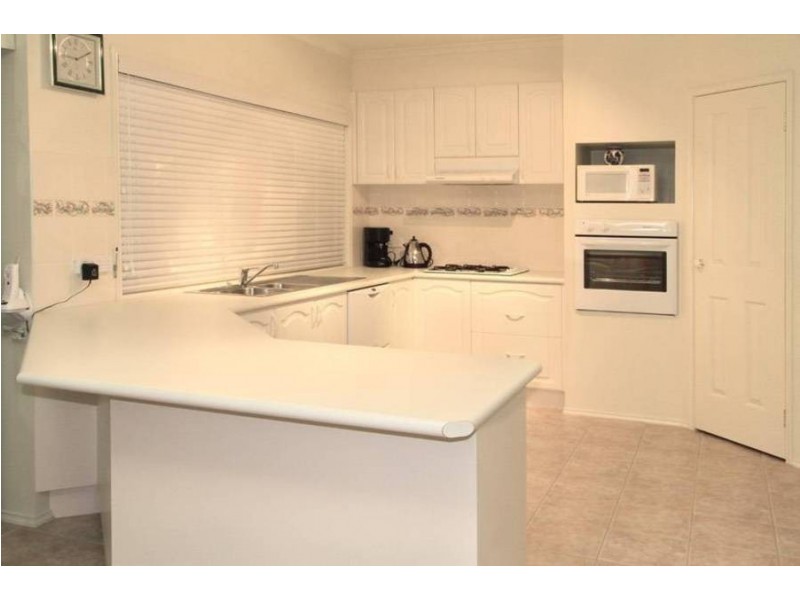 1 Mckenzie Crescent, Roxburgh Park VIC 3064