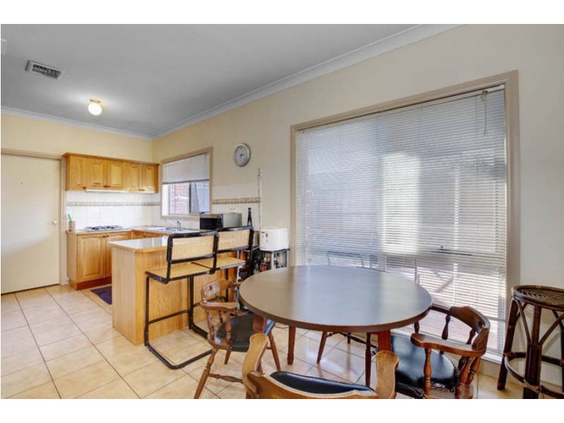 2/672 Pascoe Vale Road, Oak Park VIC 3046