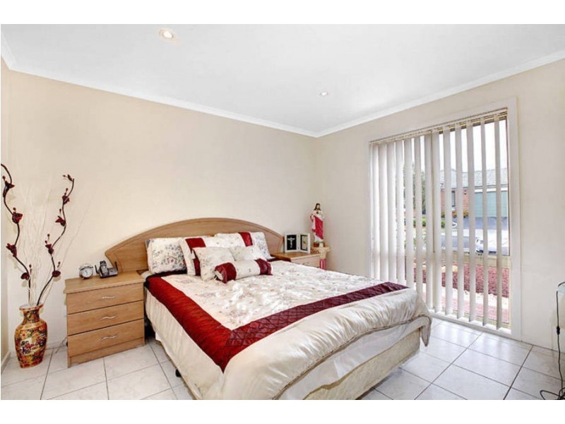 7 Regency Road, Roxburgh Park VIC 3064