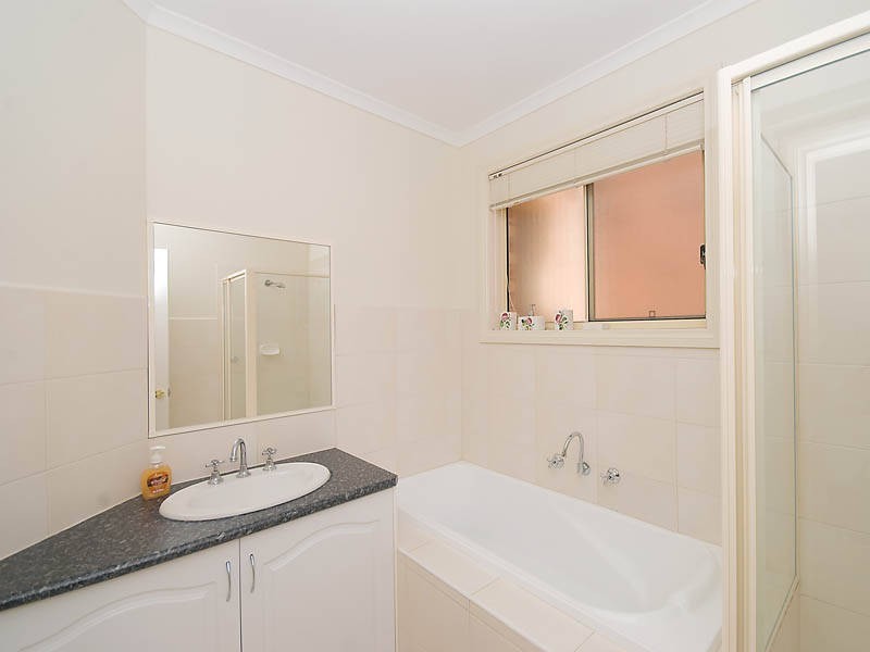 7 Brushwood Circuit, Roxburgh Park VIC 3064