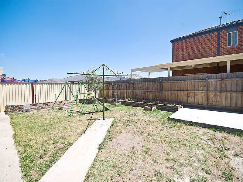 7 Brushwood Circuit, Roxburgh Park VIC 3064
