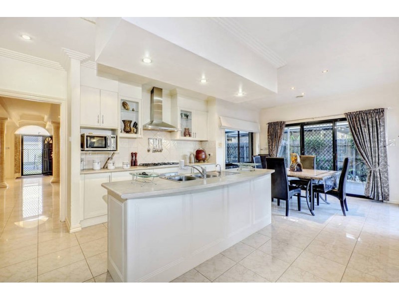 4 Wisla Circuit, Roxburgh Park VIC 3064