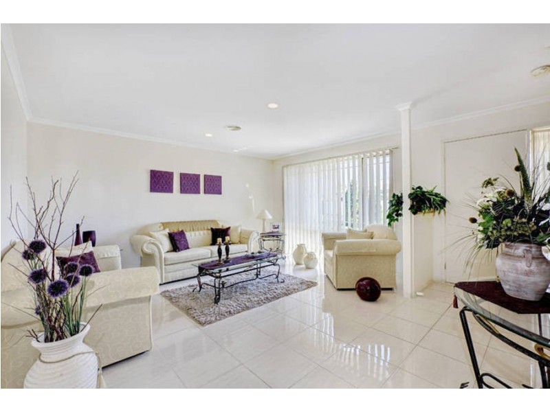 1 Alberton Avenue, Roxburgh Park VIC 3064