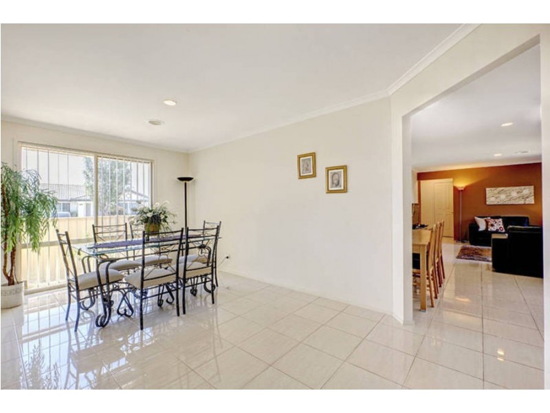 1 Alberton Avenue, Roxburgh Park VIC 3064